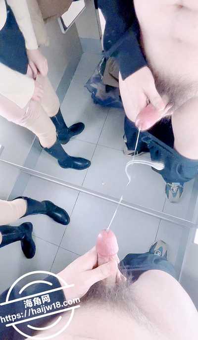 强奸少妇邻居21跟美⼥少妇邻居逛商场没忍住试⾐间操了她4 强奸少妇邻居21跟美⼥少妇邻居逛商场没忍住试⾐间操了她4