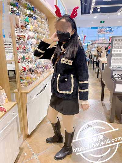 强奸少妇邻居21跟美⼥少妇邻居逛商场没忍住试⾐间操了她3 强奸少妇邻居21跟美⼥少妇邻居逛商场没忍住试⾐间操了她3