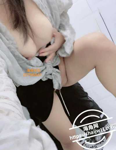 教师母亲萍姐下教师母亲当儿子女朋友面与儿子偷情6