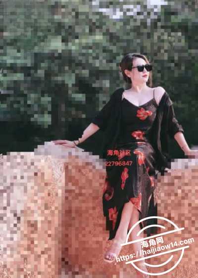 教师母亲萍姐38儿子拿闺蜜的内裤打飞机1 教师母亲萍姐38儿子拿闺蜜的内裤打飞机1