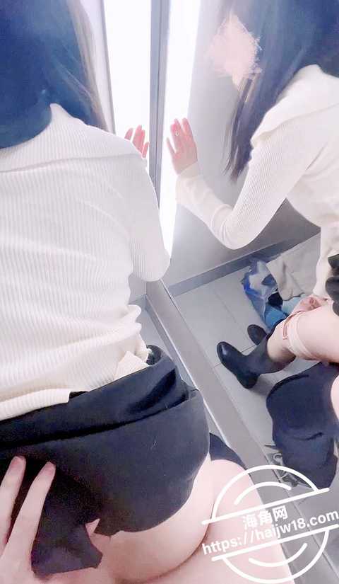 强奸少妇邻居21跟美⼥少妇邻居逛商场没忍住试⾐间操了她5 强奸少妇邻居21跟美⼥少妇邻居逛商场没忍住试⾐间操了她5