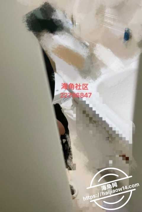 教师母亲萍姐 38 发现儿子拿闺蜜的内裤打飞机 